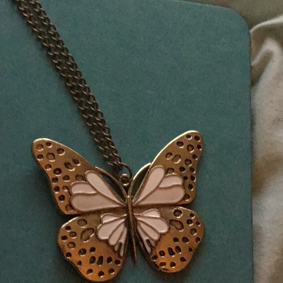 Vintage Butterfly Necklace - Picture 3 of 4